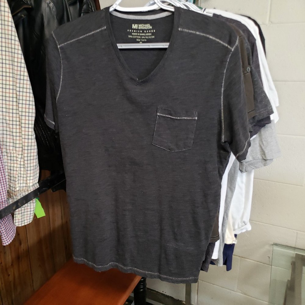 Michael Brandon ~ Short Sleeve V-Neck Shirt~ Men’s M ~ Deep Gray